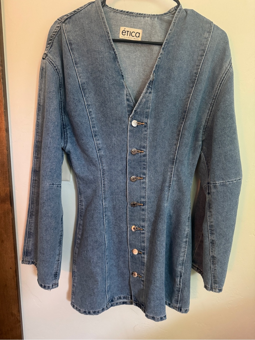 ética Vintage-Inspired Blue Denim Button-Up Dress